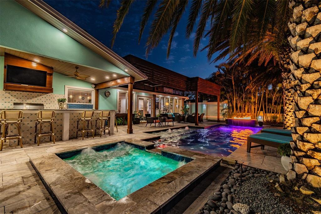Property Photo: 2880 Alton Drive FL 33706