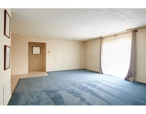 Property Photo:  6 Thayer Pond Dr 11  MA 01537 