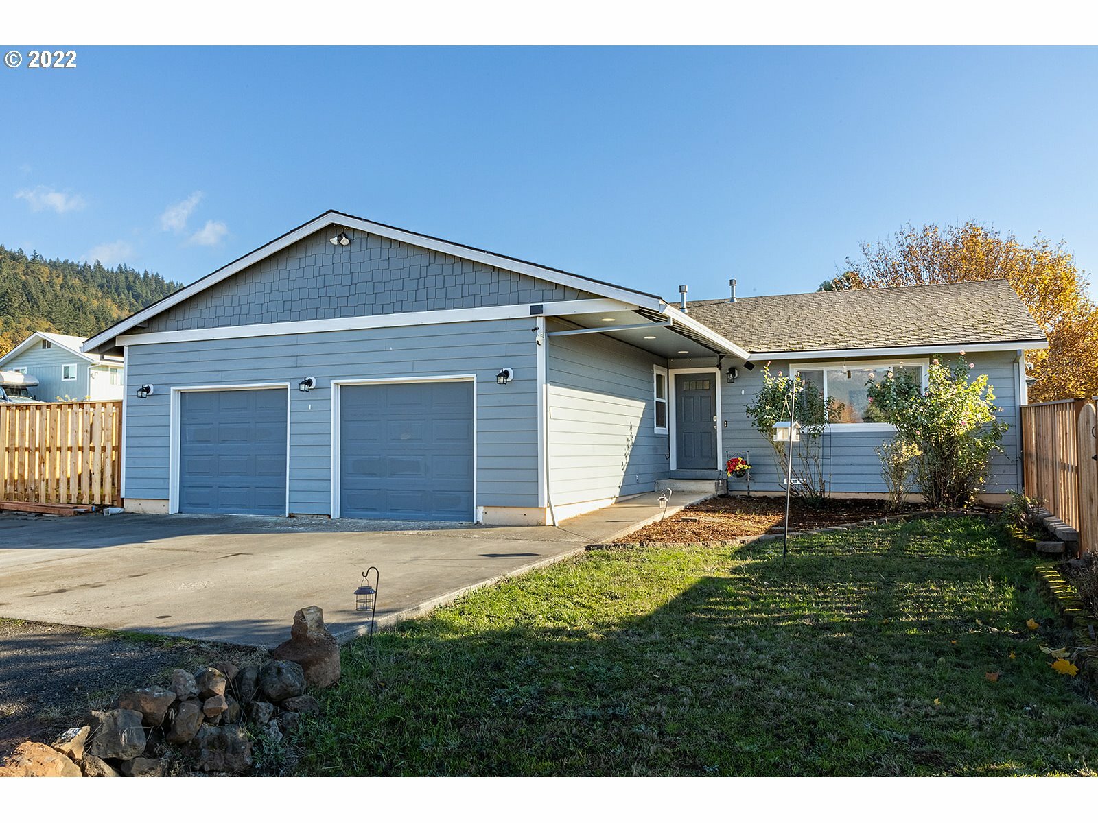 Property Photo: 1494 NW Elton Dr WA 98672
