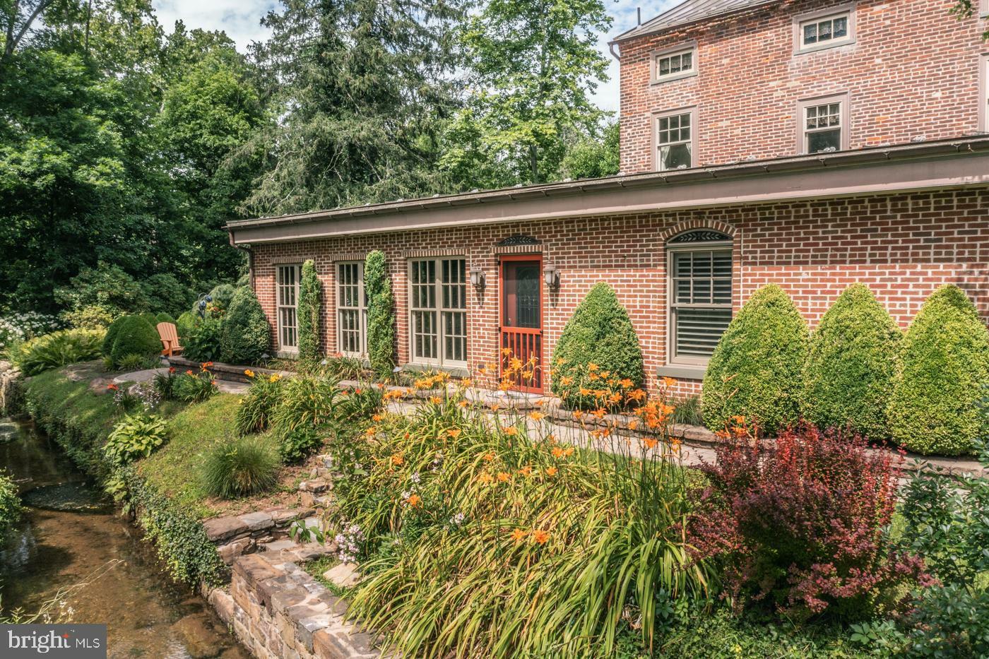 Property Photo:  946 Durham Road  PA 18077 