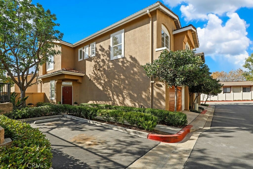 Property Photo:  940 Ellis Court  CA 90631 