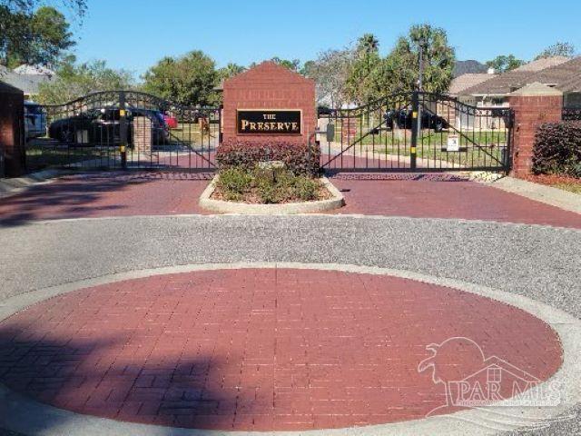 Property Photo: 1963 Crown Pointe Blvd FL 32506