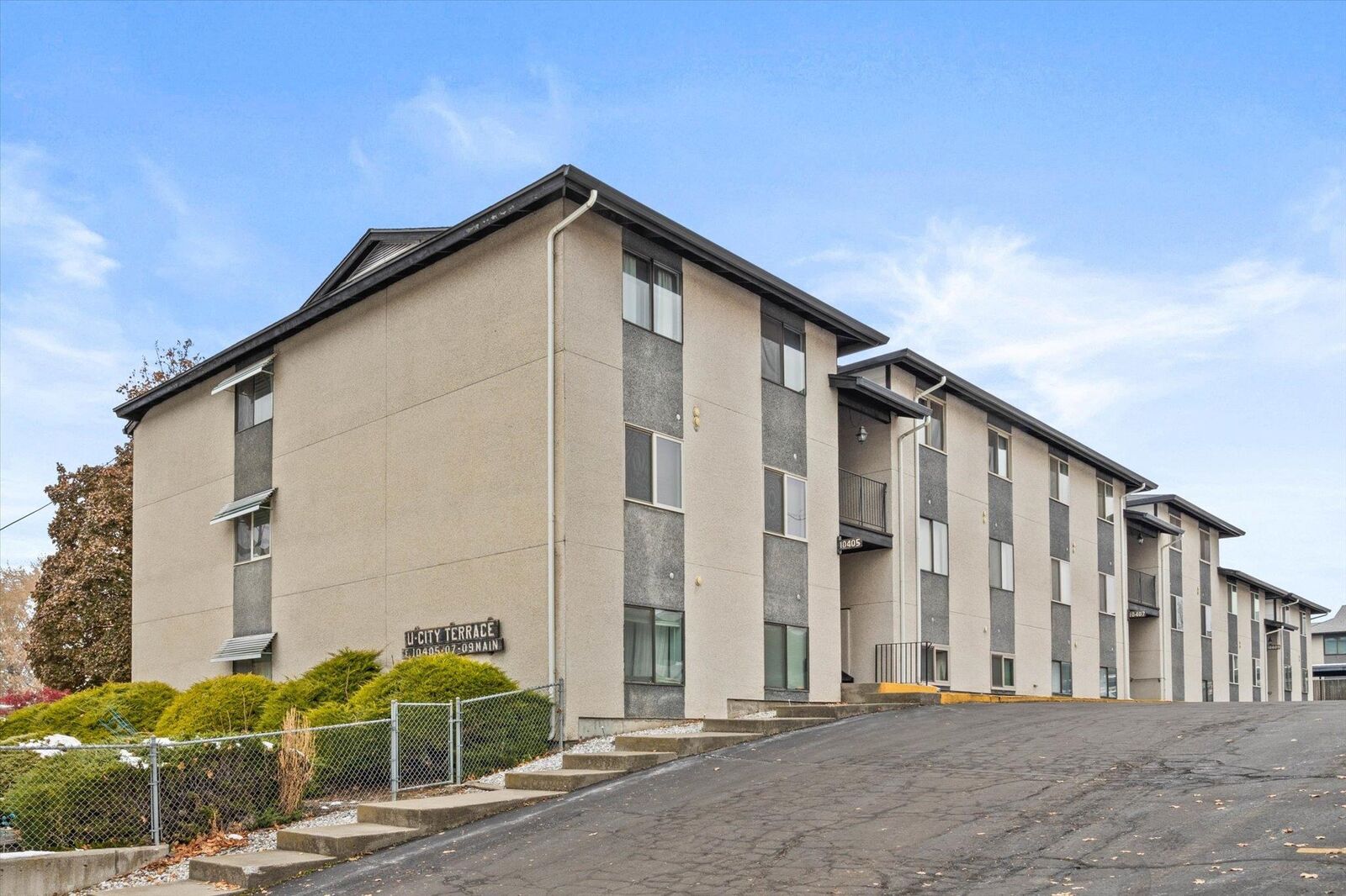 Property Photo: 10405 E Main Ave 3 WA 99206