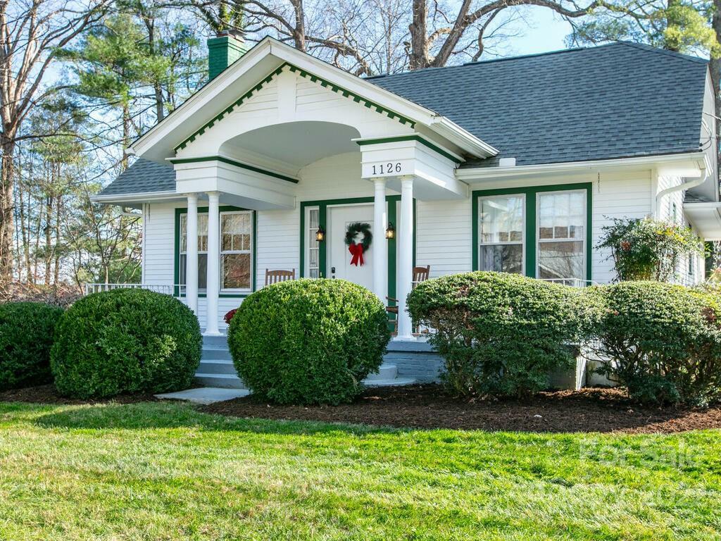 Property Photo: 1126 4th Avenue W NC 28739