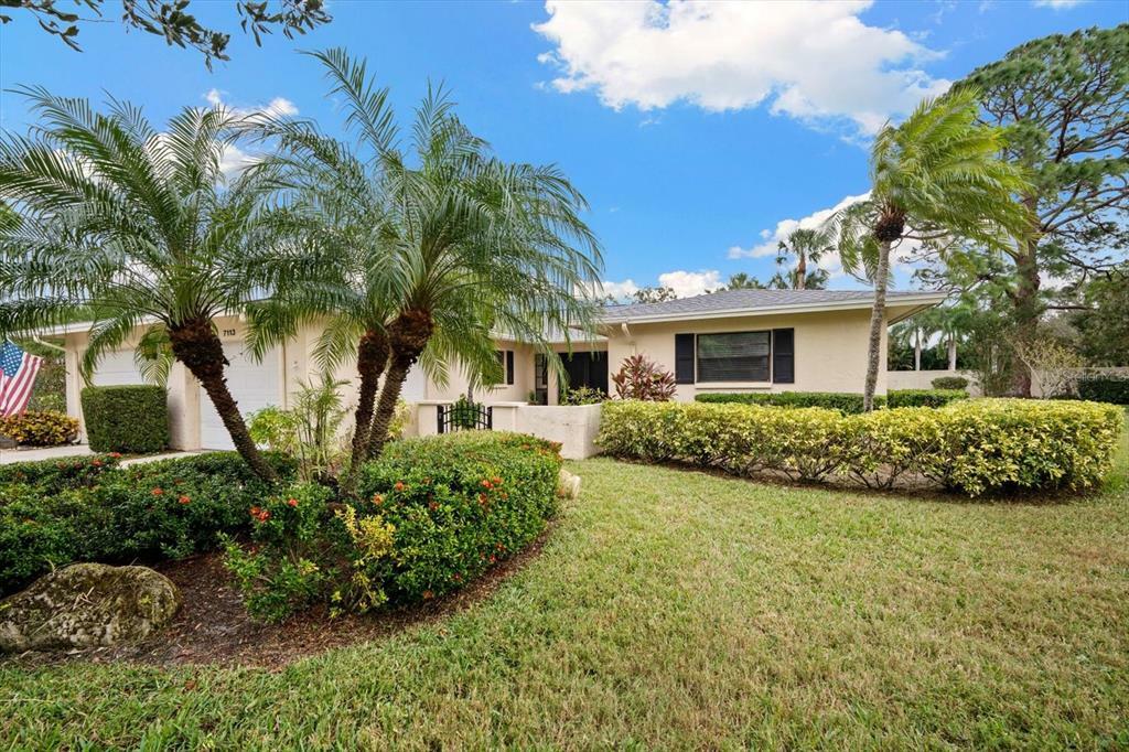 Property Photo:  7113 Fairway Bend Circle  FL 34243 