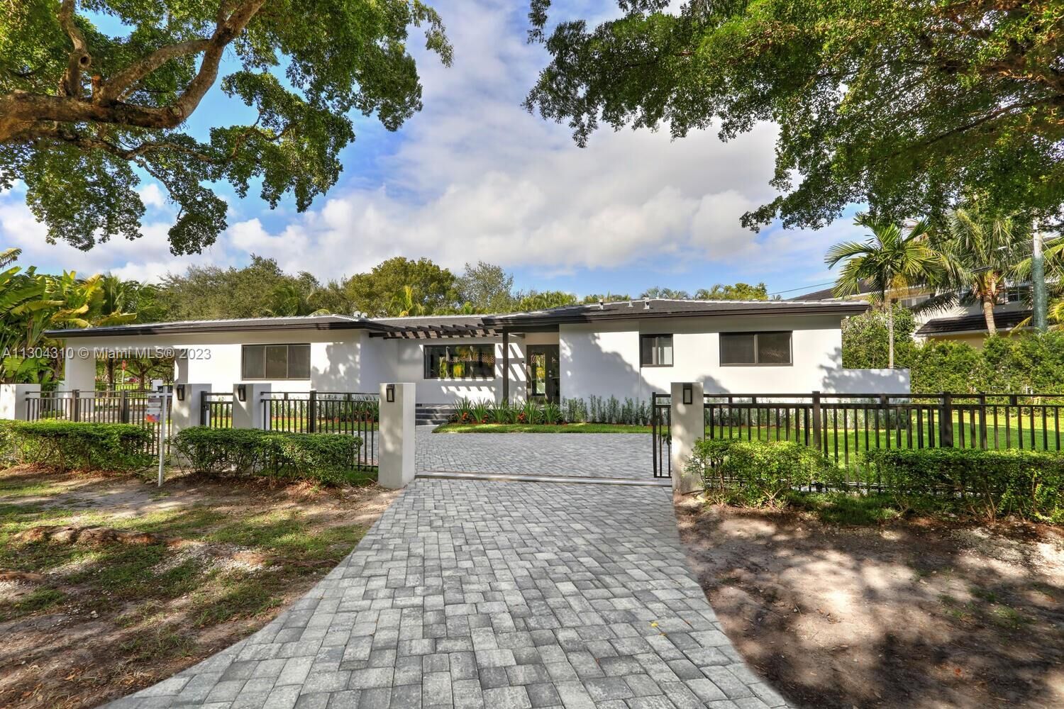 Property Photo: 1335 San Remo Ave FL 33146
