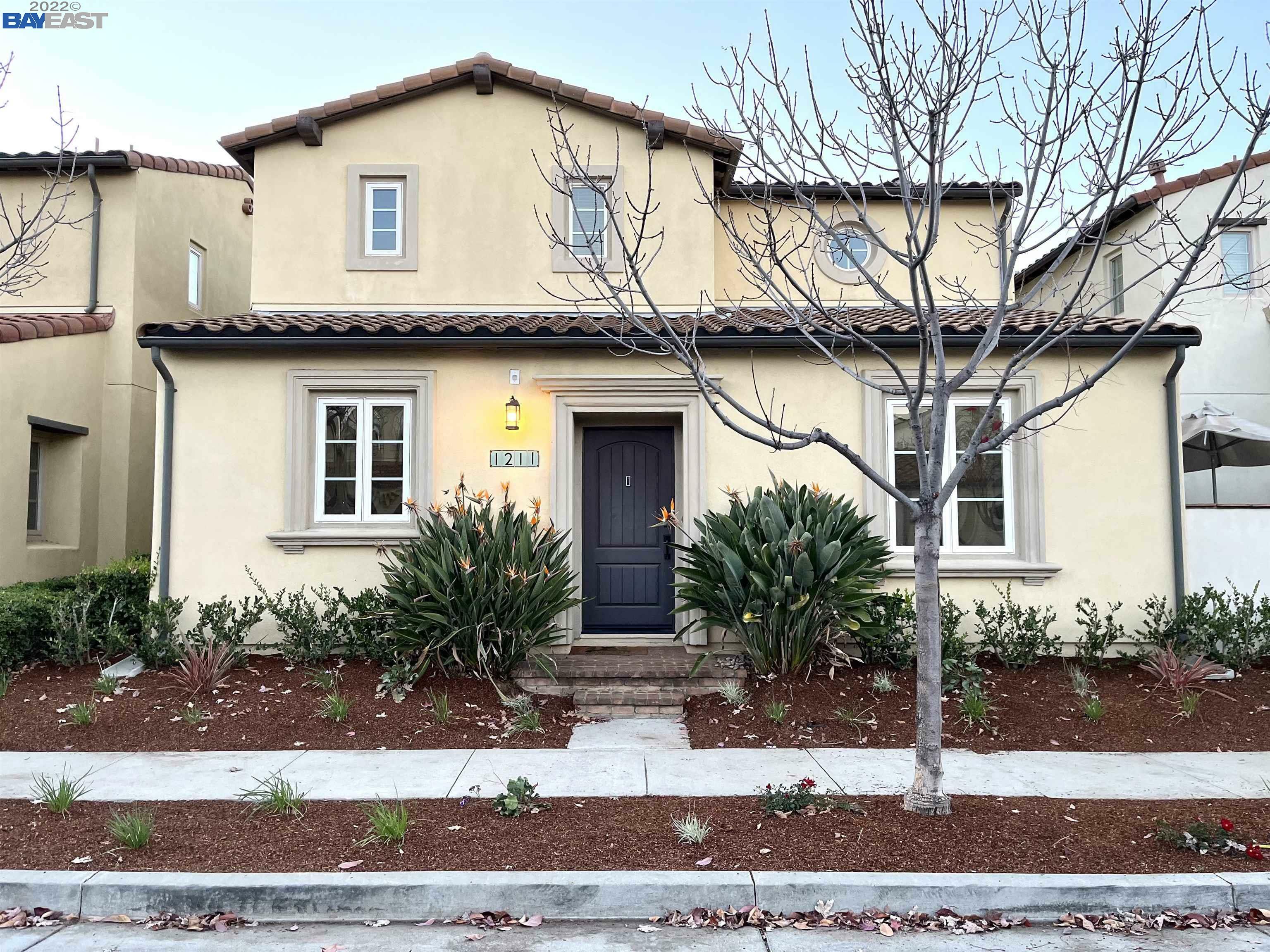 Property Photo:  1211 Dahlia Loop  CA 95126-5211 