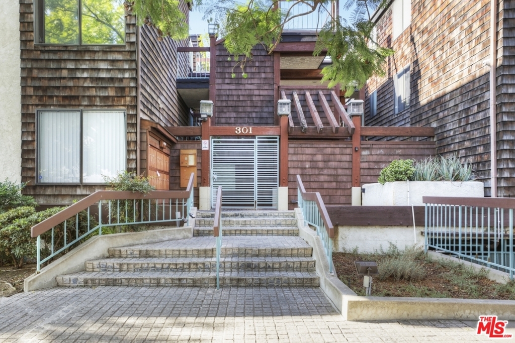 Property Photo:  301 N Belmont Street 202  CA 91206 