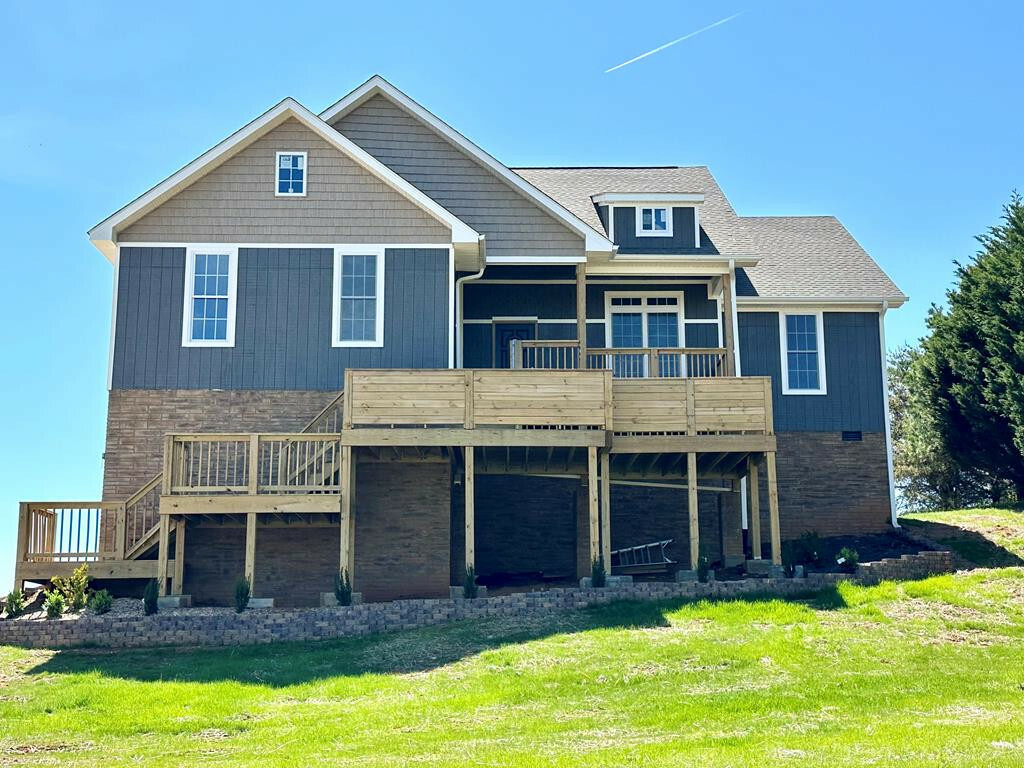 Property Photo: 717 Mountain Grove Lane TN 37865