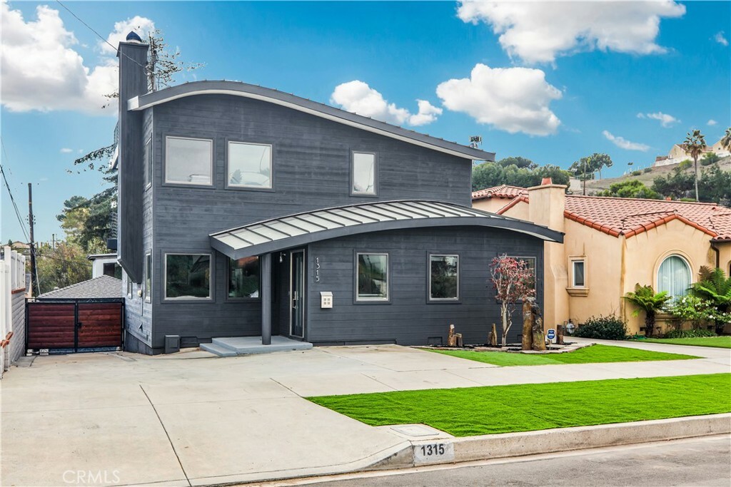 Property Photo:  1315 W 22nd Street  CA 90732 