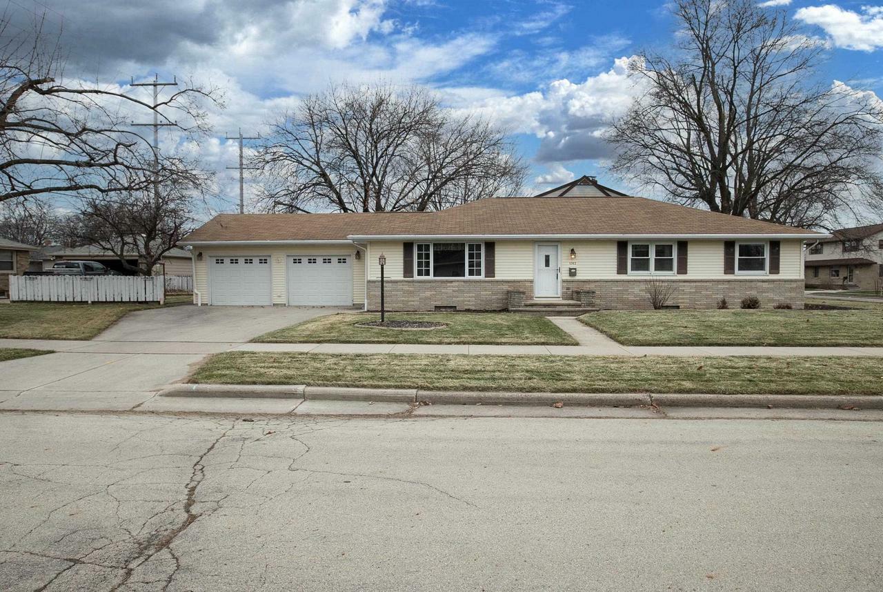 Property Photo:  1312 East Byrd Street  WI 54911 