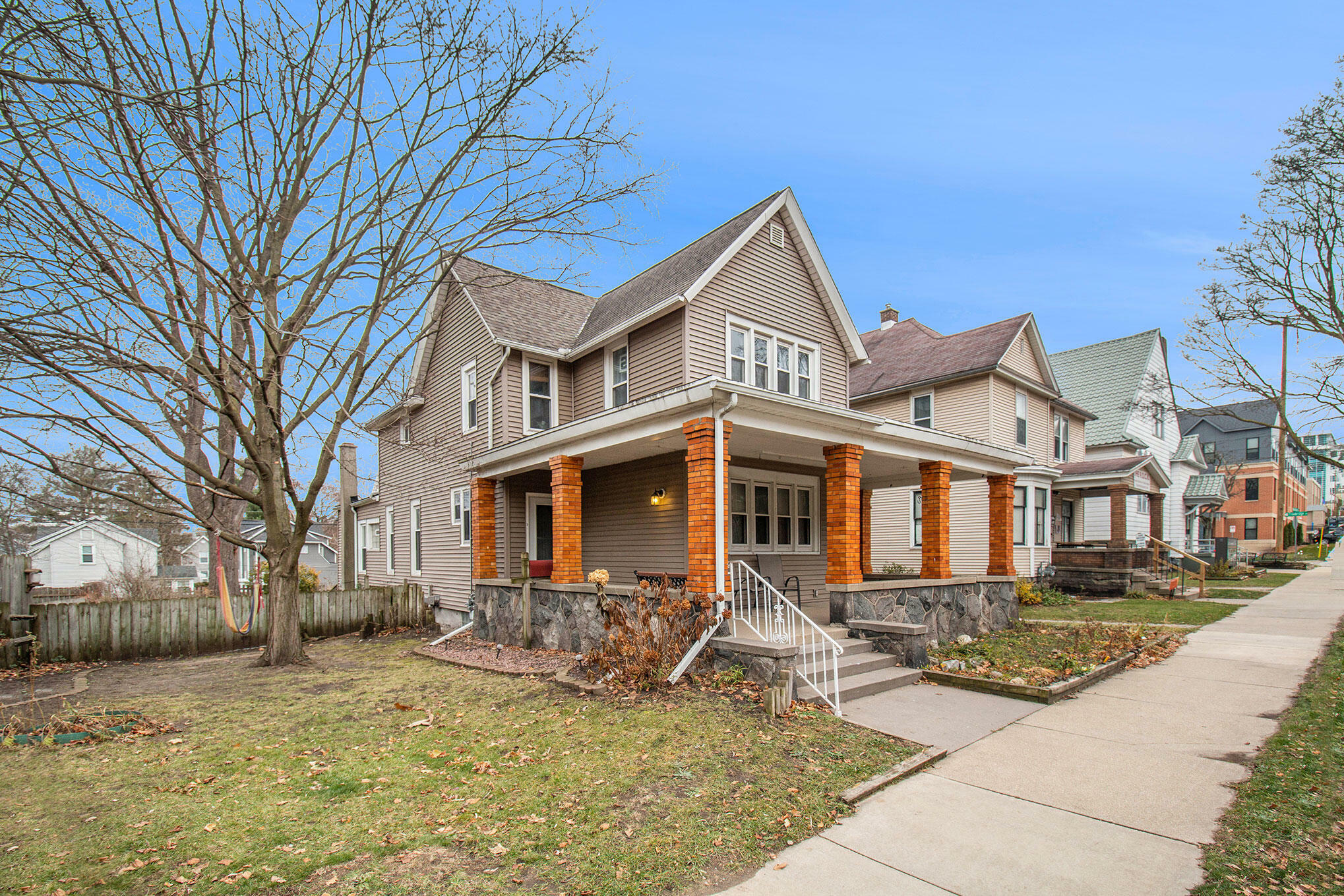 Property Photo:  610 Lafayette Avenue NE  MI 49503 