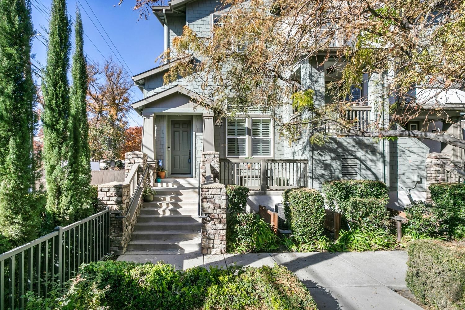 Property Photo: 414 Washington Square CA 95811