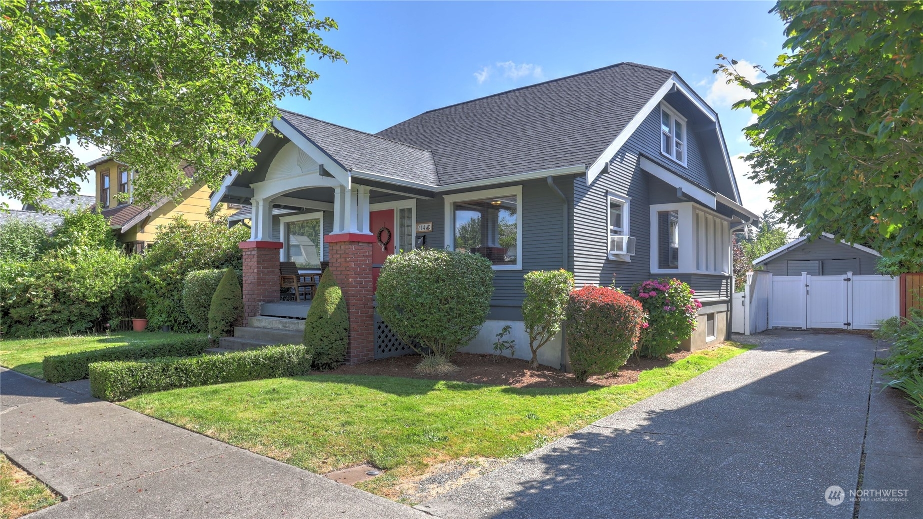 Property Photo:  214 E Street SE  WA 98002 