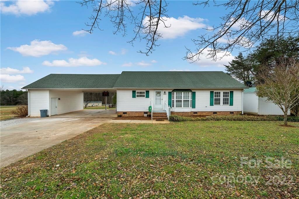 Property Photo:  303 Walker Road  NC 28761