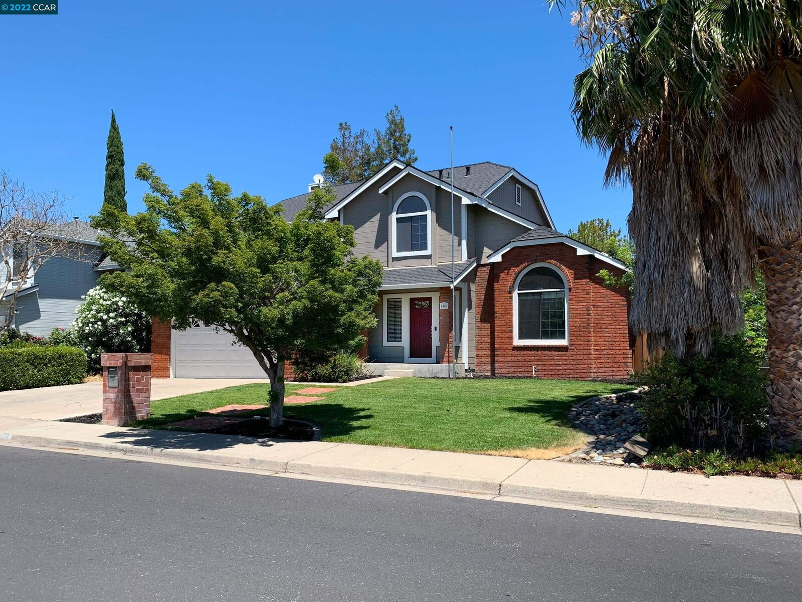 Property Photo: 605 Bluerock Dr CA 94509