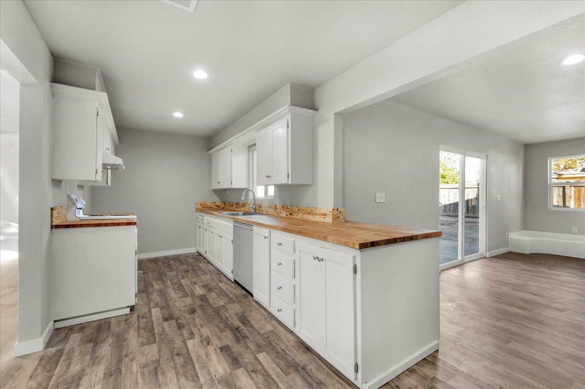 Property Photo: 4492 N Manila Avenue CA 93727