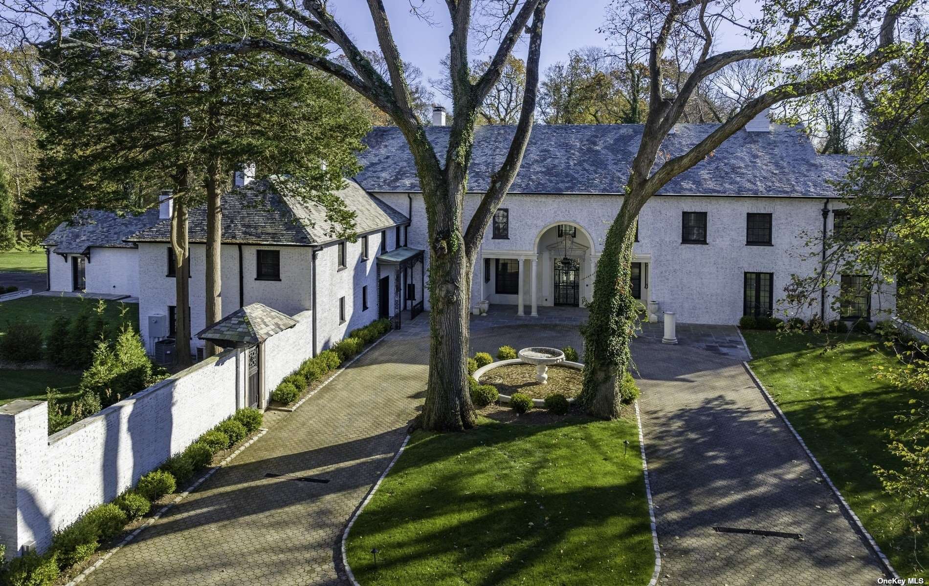 7 Stone Arch Road  Old Westbury NY 11568 photo