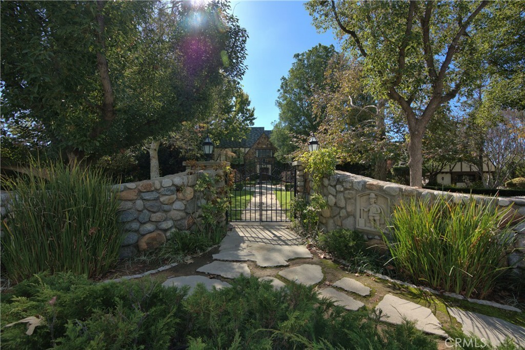 Property Photo:  816 Pomello Drive  CA 91711 