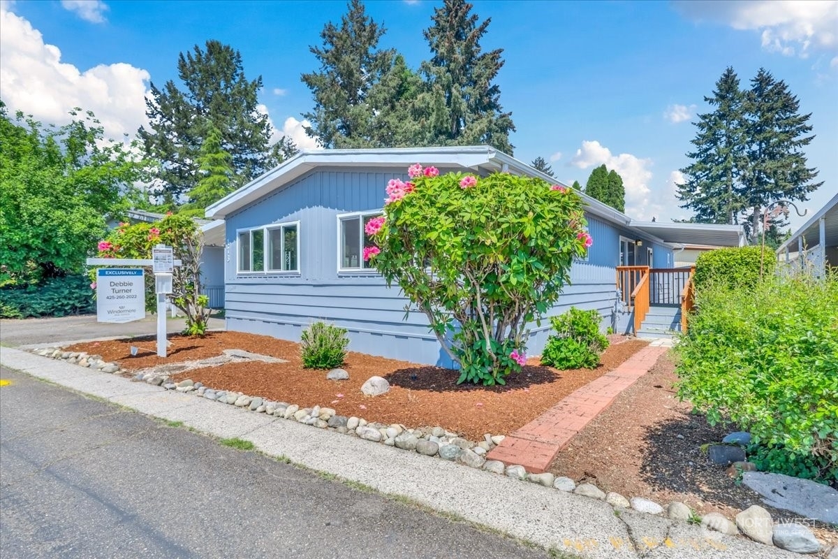 Property Photo:  18425 NE 95th Street 173  WA 98052 