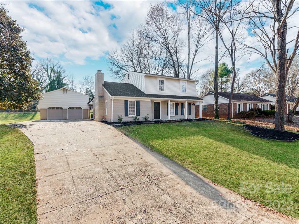 Property Photo: 7116 Ludwig Drive NC 28215