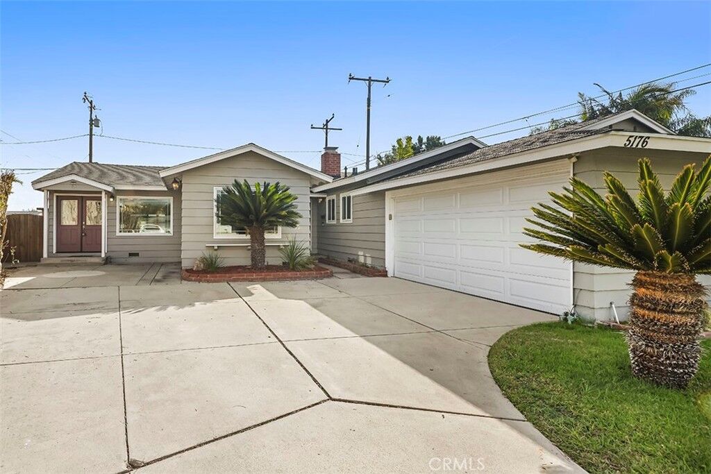 Property Photo:  5176 East Vernon Street  CA 90815 