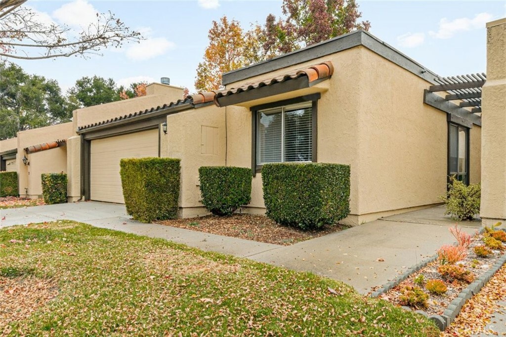 Property Photo:  3 Los Verdes Drive  CA 93401 