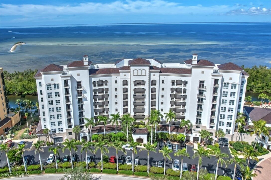 Property Photo:  3329 Sunset Key Circle 401  FL 33955