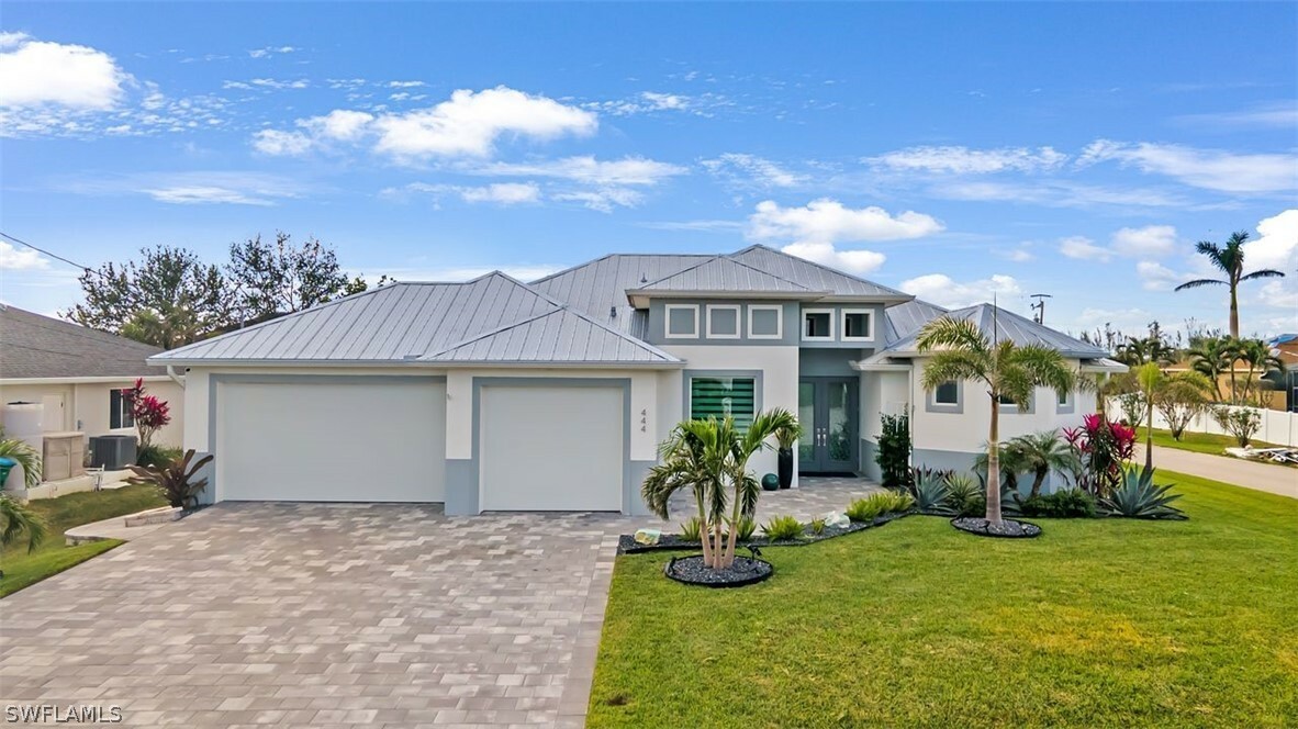 Property Photo: 444 NW 38th Avenue FL 33993