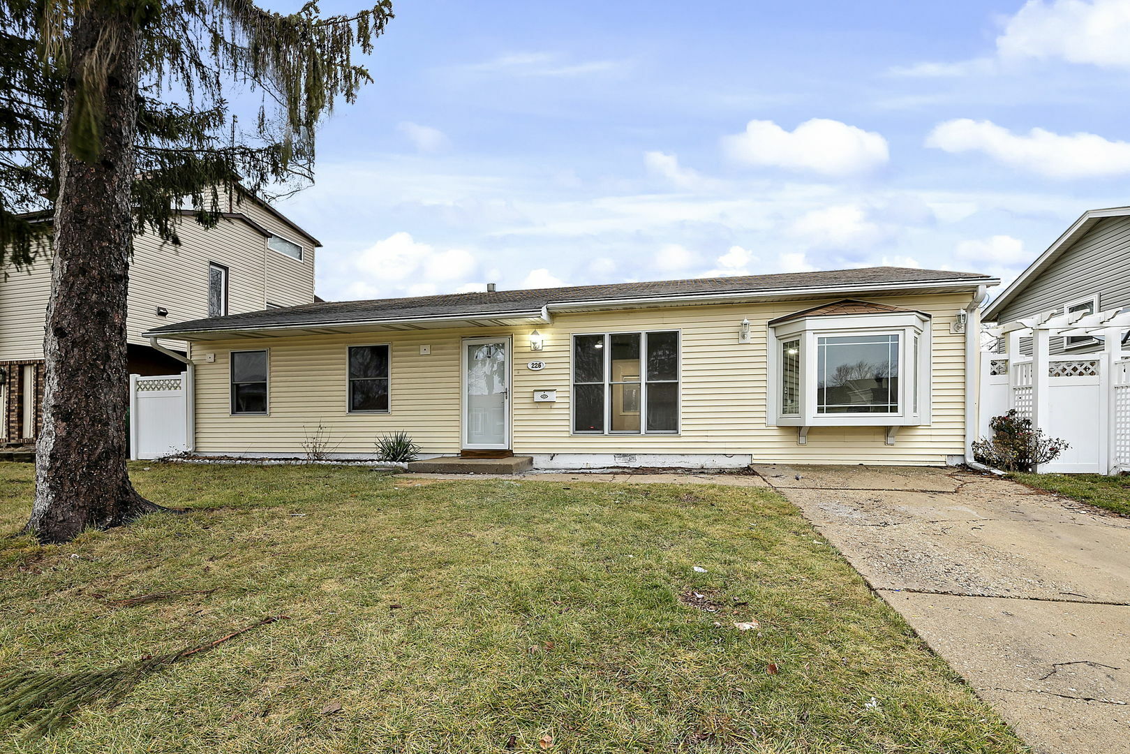 Property Photo:  226 Gordon Avenue  IL 60446 