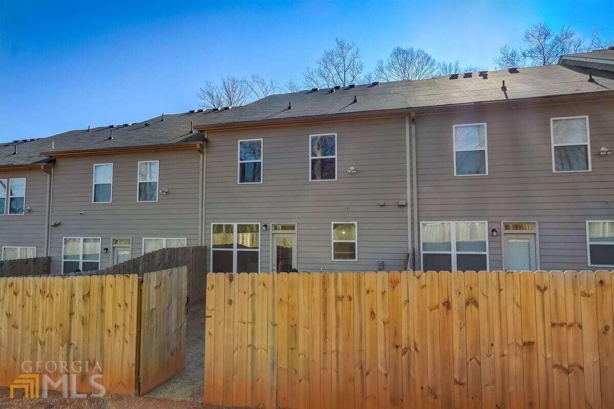 Property Photo: 5404 Brooklands Drive GA 30058