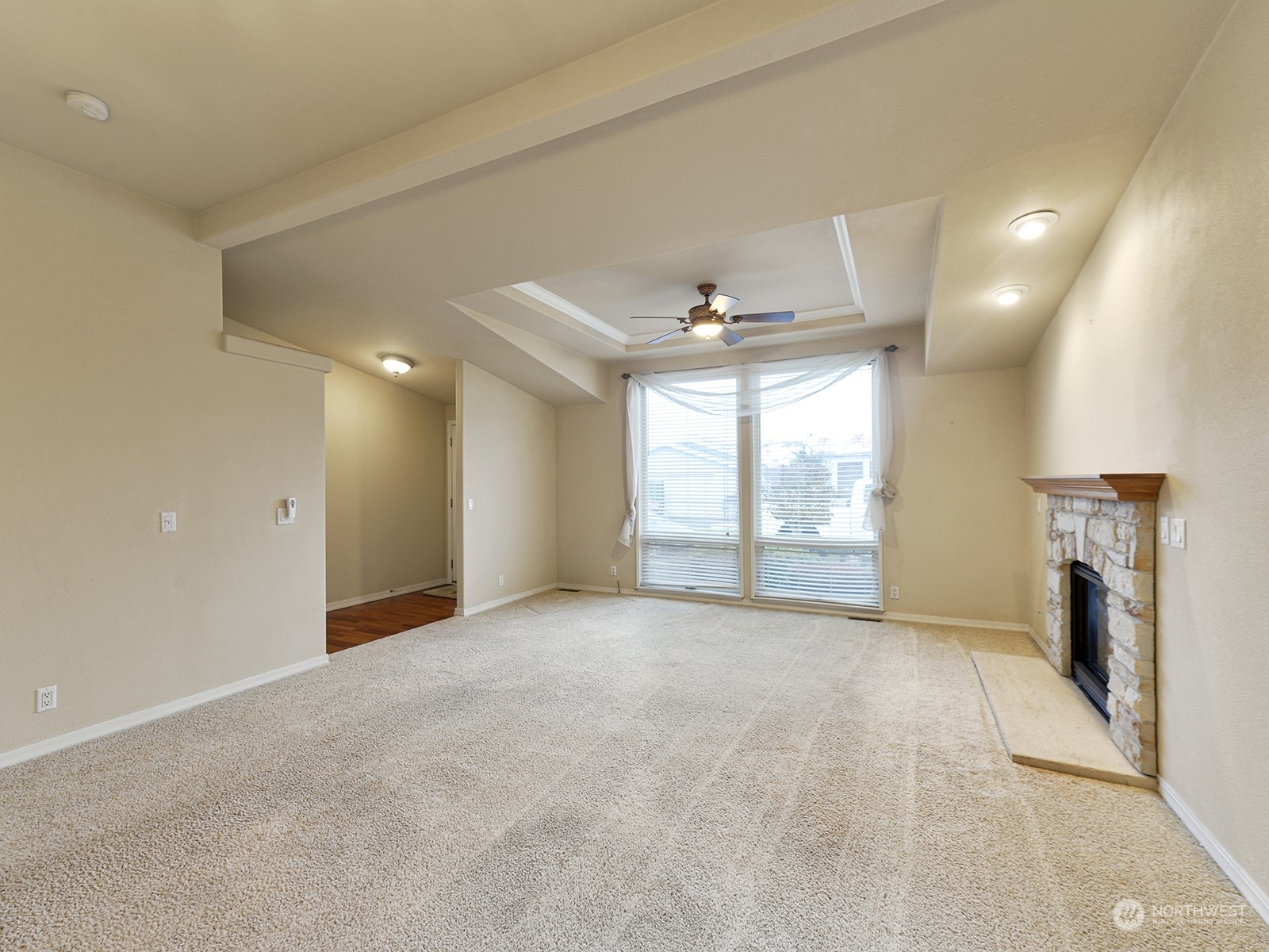 Property Photo: 21620 SE 272nd Lane WA 98038