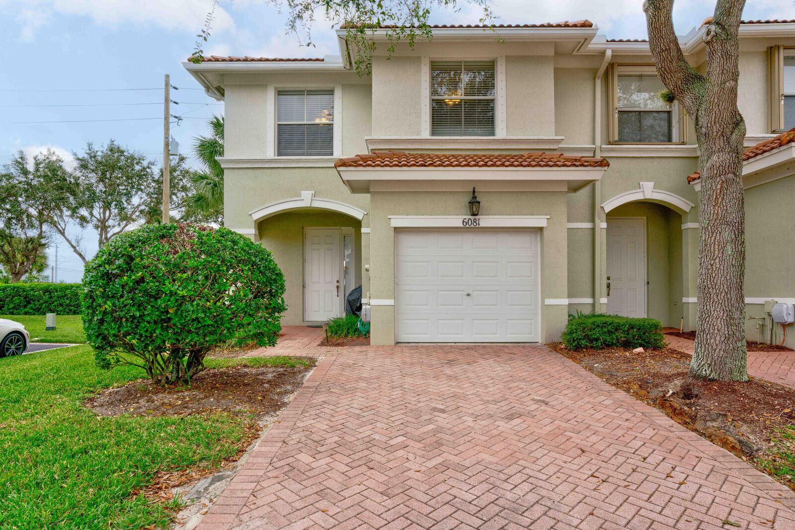 Property Photo: 6081 Seminole Gardens Circle FL 33418