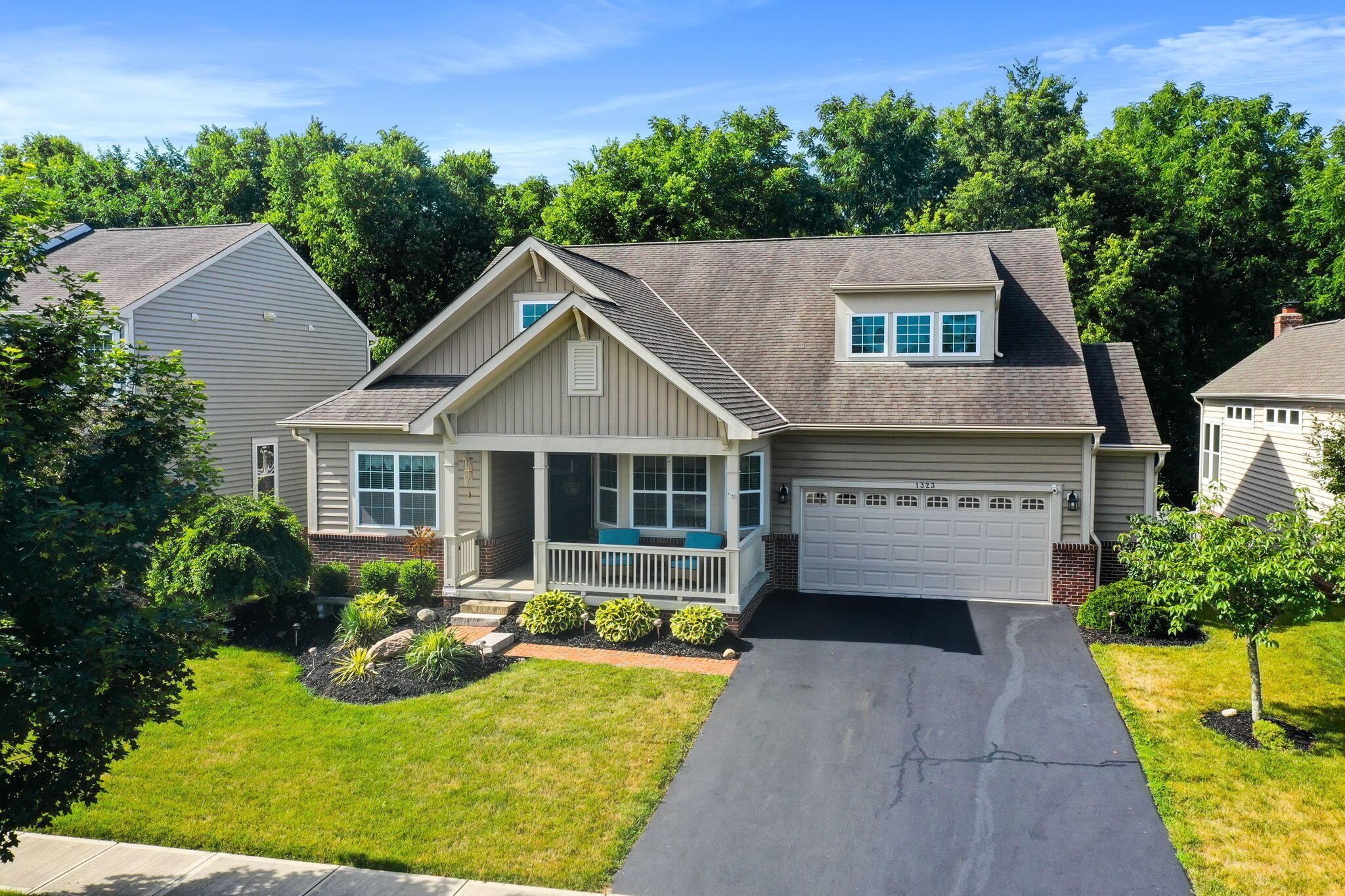 Property Photo: 1323 Fairway Drive OH 43123