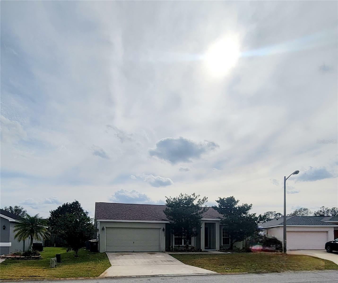 Property Photo:  2823 Stonewood Circle  FL 33810 