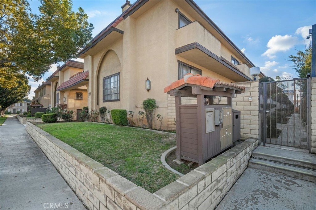 Property Photo:  213 La France Avenue I  CA 91801 