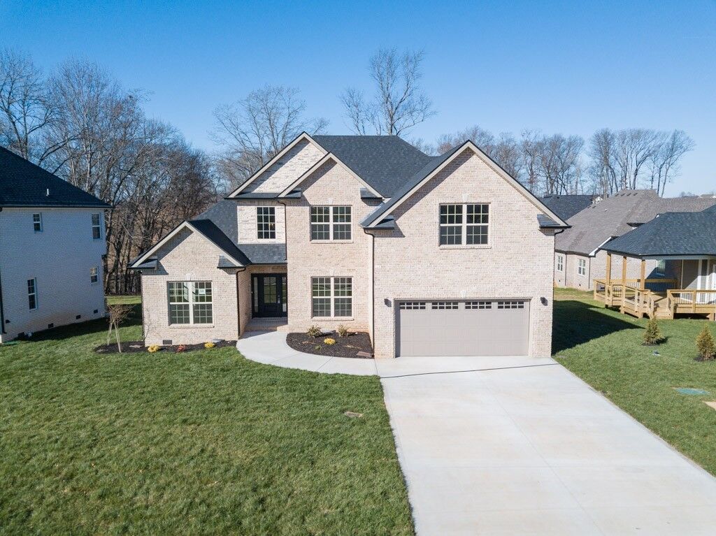 Property Photo: 1477 English Oak Drive TN 37043