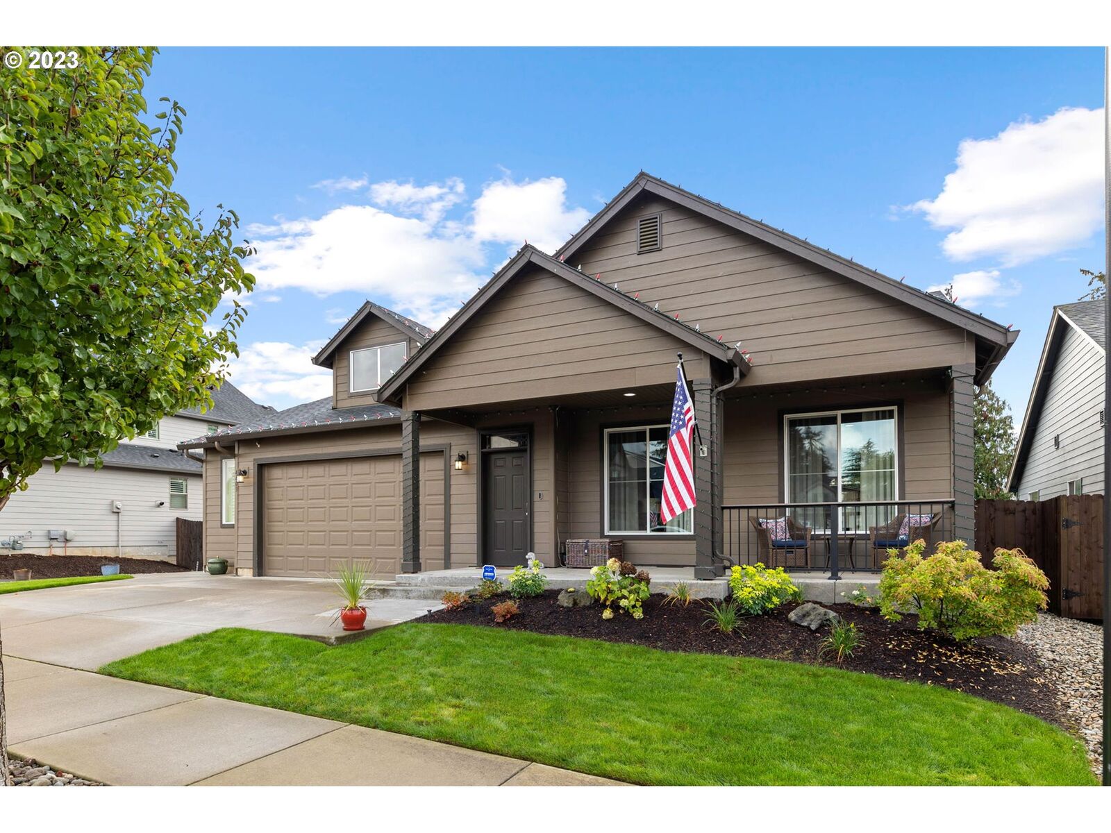 Property Photo: 4403 N Ridgefield Woods Dr WA 98642