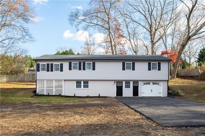 97 Emmett Lane  South Kingstown RI 02879 photo