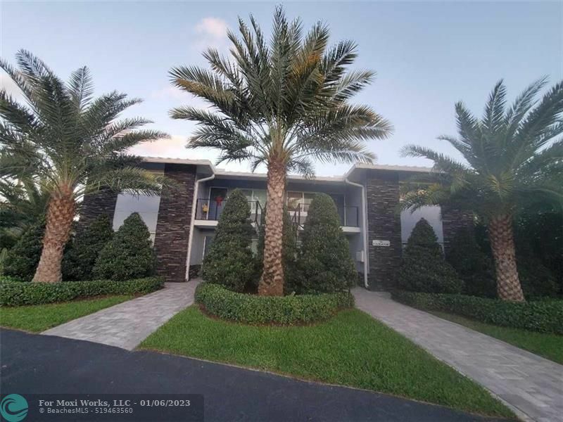 Property Photo:  830 SE 22nd Ave  FL 33062 