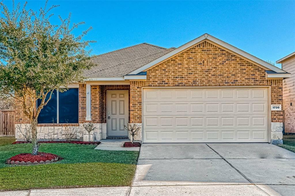 Property Photo:  1730 W Peyton Circle Court  TX 77049 