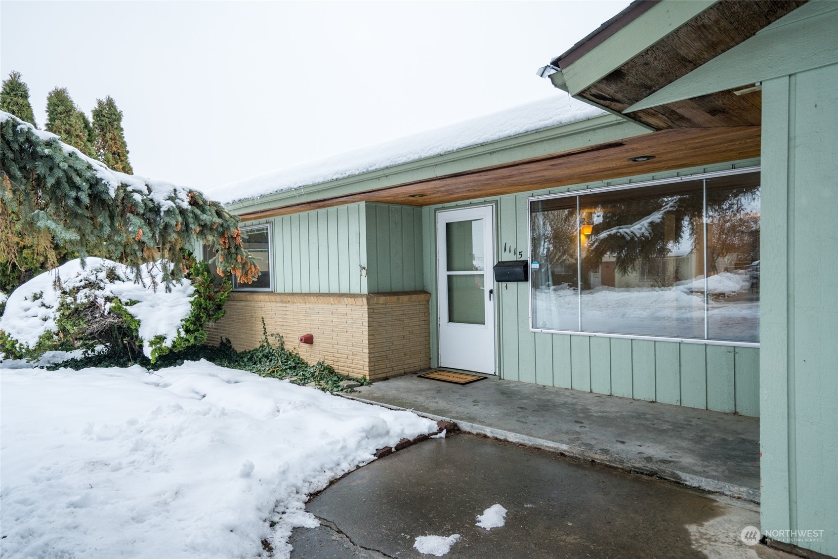 Property Photo:  1115 Rosewood Avenue  WA 98801 