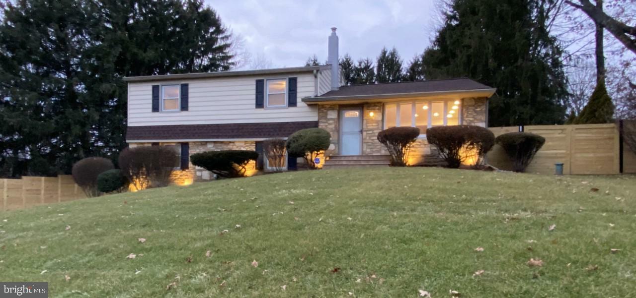 Property Photo:  86 Fairhill Drive  PA 18966 