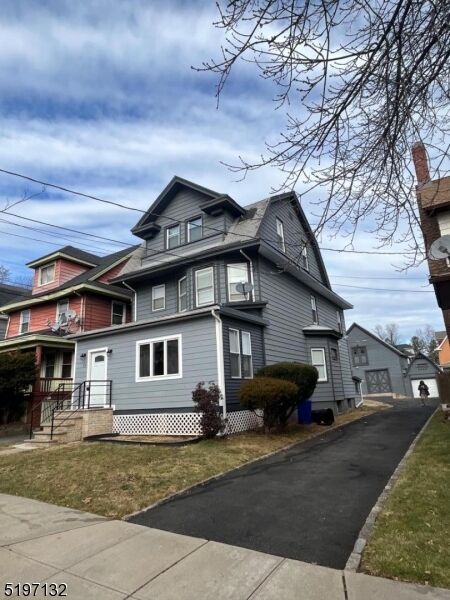 Property Photo:  81 Riggs Pl  NJ 07052 