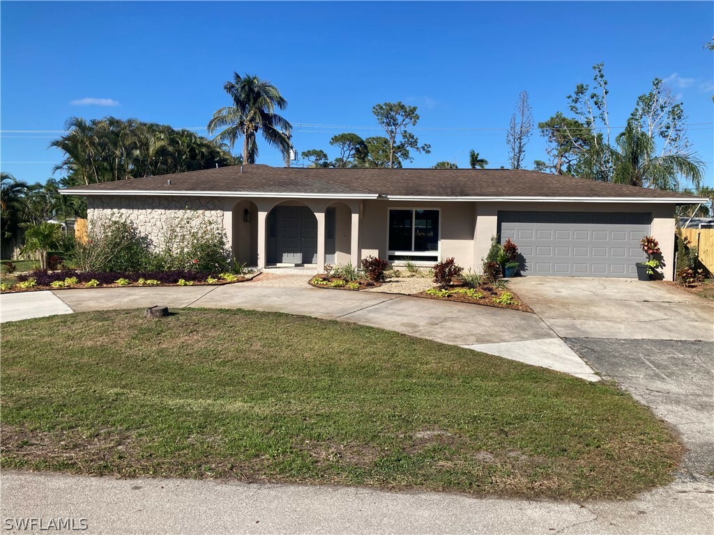 Property Photo:  2449 Kent Avenue  FL 33907 