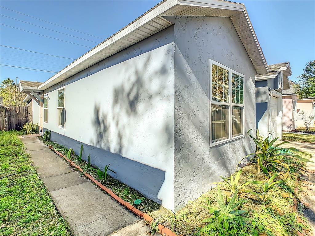 Property Photo: 1904 Tropic Bay Court FL 32807