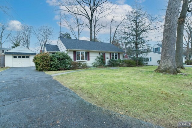 Property Photo:  94 Colona Street  NJ 07481 