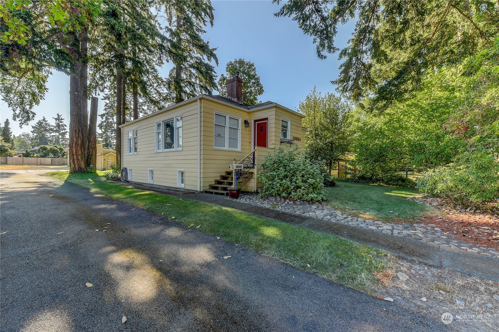 Property Photo: 19330 20th Avenue NW WA 98177