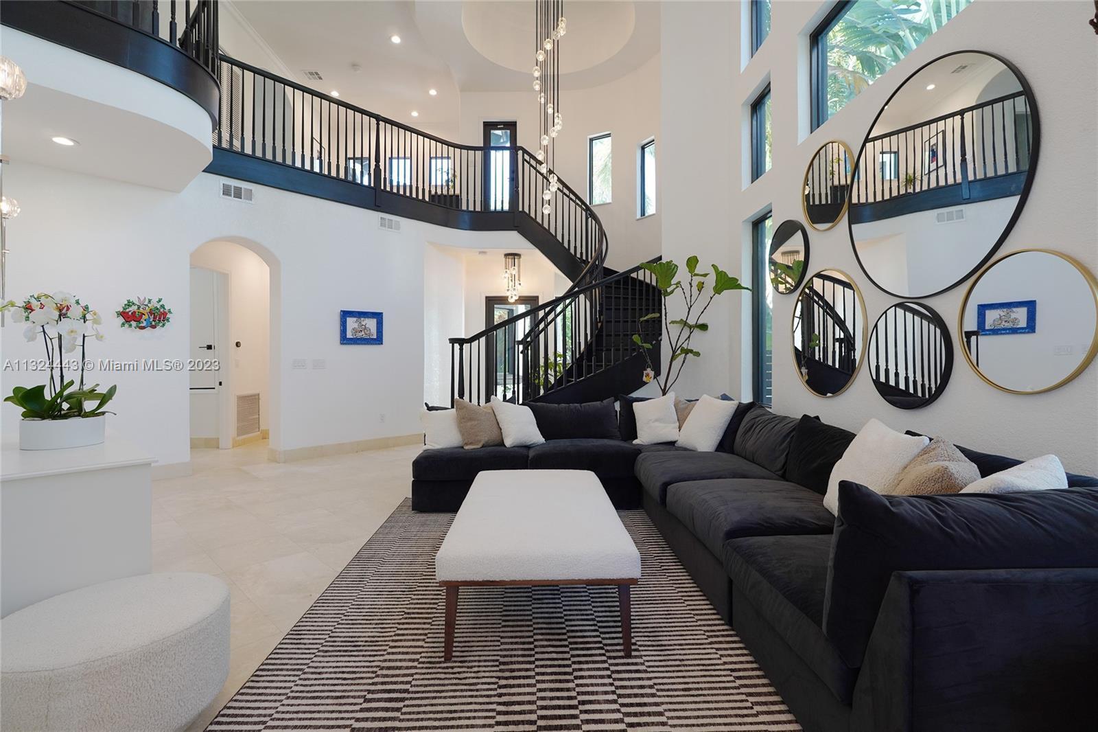 Property Photo: 6045 La Gorce Dr FL 33140