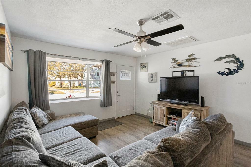 Property Photo: 12902 128th Lane FL 33774